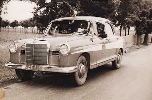 آموزشگاه رانندگی پیروز، یکی از اولین خودروهای آموزشی
